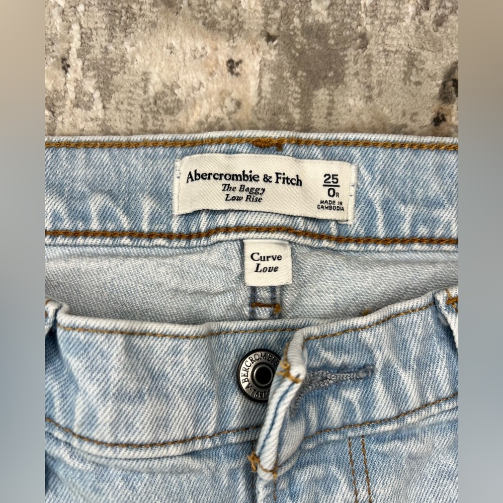 Abercrombie & Fitch Low Rise Baggy Jeans